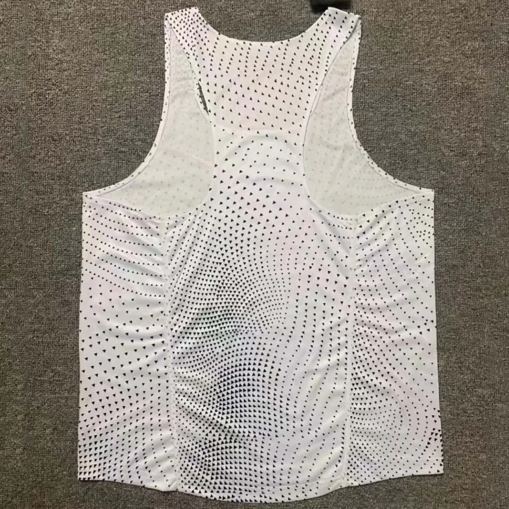 قميص رياضي للرجال ، قميص للياق - مراجعة Crossfit Vest وسعره